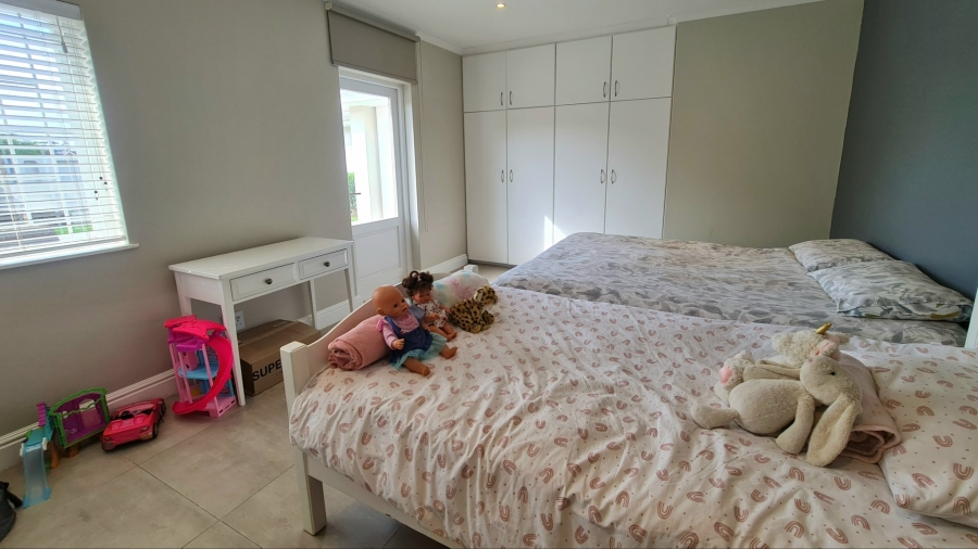 4 Bedroom Property for Sale in Whale Rock Western Cape